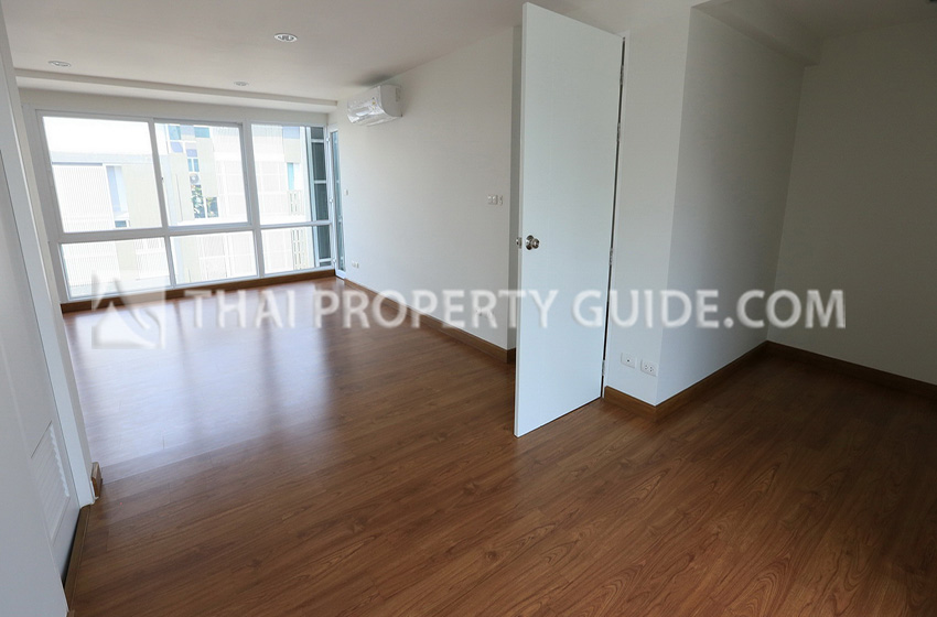Townhouse in Lat Phrao 